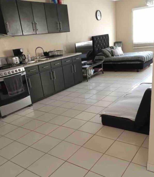 Otay Studio Great Patio Near Otay Crossing & Airport تيجوانا المظهر الخارجي الصورة